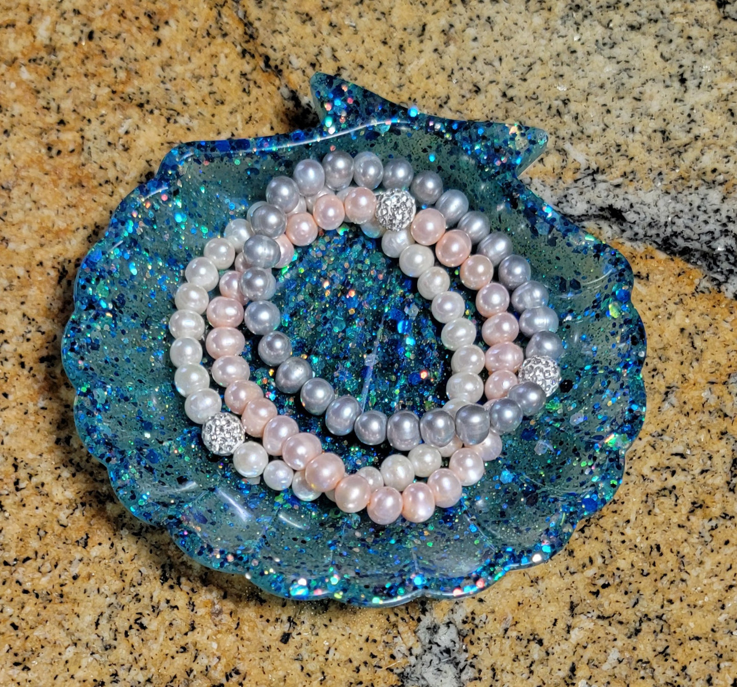 Trinket dish, bowls, and scallop shells